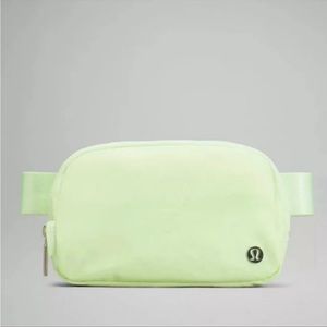 Lululemon Everywhere Belt Bag